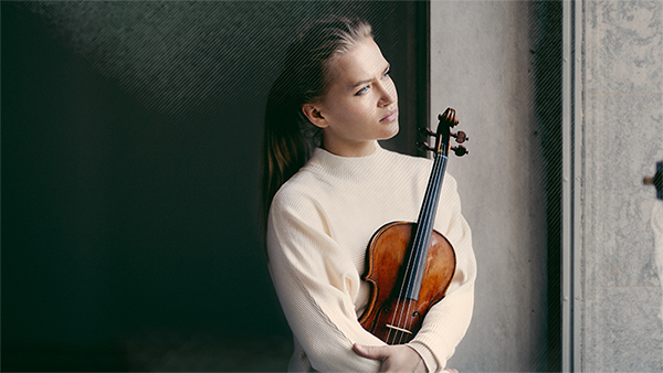 Header image of page : MARI SAMUELSEN CARTE BLANCHE